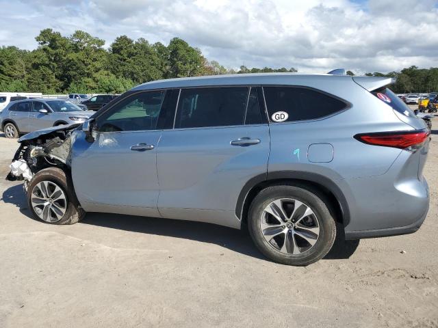 5TDGZRAH8NS128794 - 2022 TOYOTA HIGHLANDER XLE Blau Foto 2
