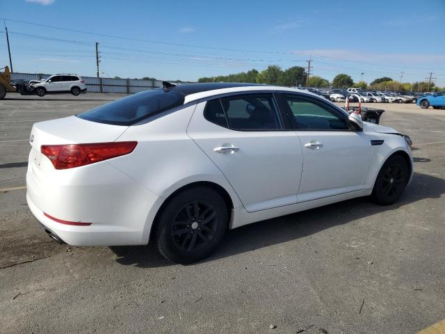KNAGM4A79C5279829 - 2012 KIA OPTIMA LX WHITE photo 3