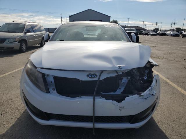 KNAGM4A79C5279829 - 2012 KIA OPTIMA LX WHITE photo 5
