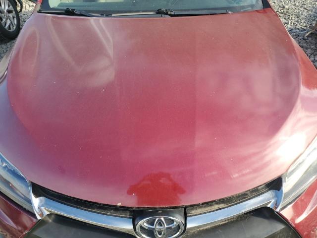 4T1BF1FK5GU586490 - 2016 TOYOTA CAMRY LE RED photo 11
