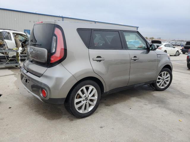 KNDJP3A51K7698818 - 2019 KIA SOUL + GRAY photo 3