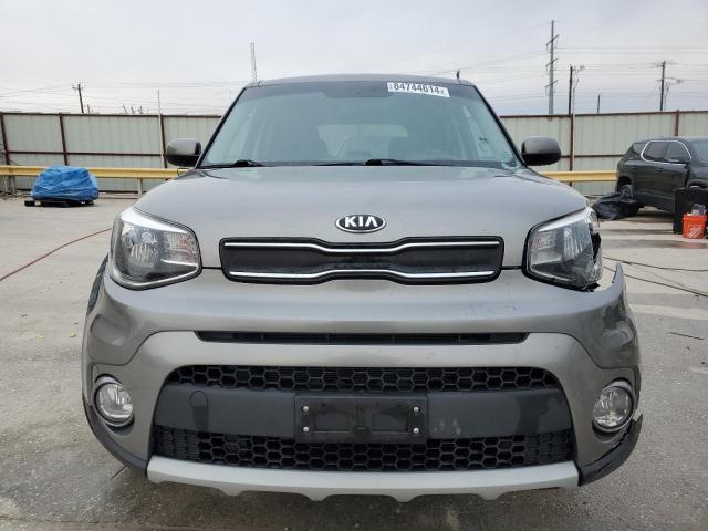 KNDJP3A51K7698818 - 2019 KIA SOUL + GRAY photo 5