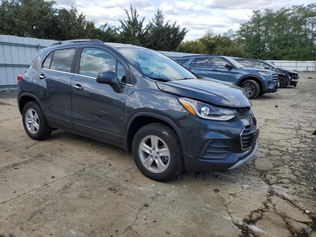 KL7CJPSB2JB718170 - 2018 CHEVROLET TRAX 1LT رمادي صورة 4