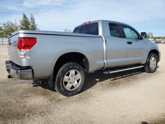 5TFUM5F15BX018040 - 2011 TOYOTA TUNDRA DOUBLE CAB SR5 SILVER photo 3