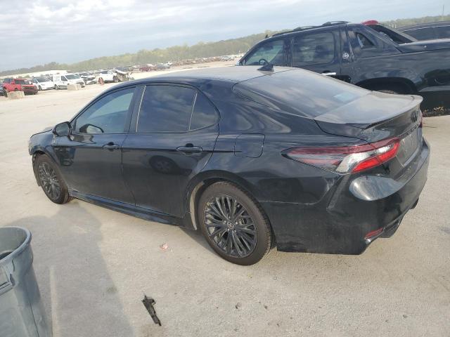 4T1T11BK5NU061290 - 2022 TOYOTA CAMRY SE შავი ფოტო 2