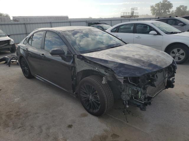 4T1T11BK5NU061290 - 2022 TOYOTA CAMRY SE შავი ფოტო 4