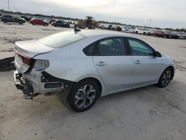 3KPF24AD5LE186739 - 2020 KIA FORTE FE SILVER photo 3