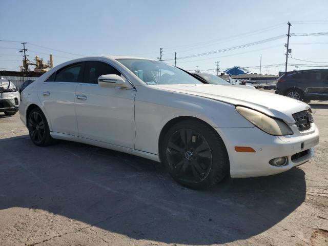 WDDDJ72XX9A142757 - 2009 MERCEDES-BENZ CLS 550 WHITE photo 4