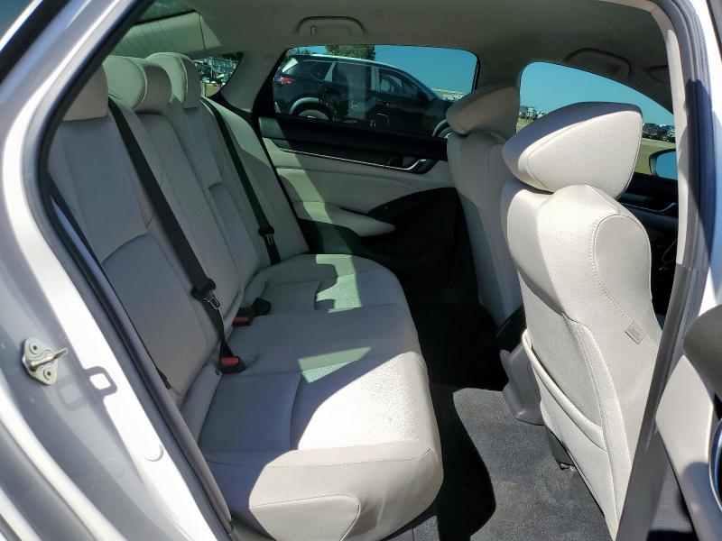 1HGCV1F16KA092718 - 2019 HONDA ACCORD LX თეთრი ფოტო 10