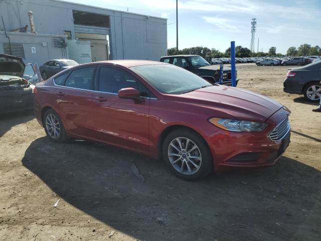 3FA6P0HDXHR127983 - 2017 FORD FUSION SE RED photo 4