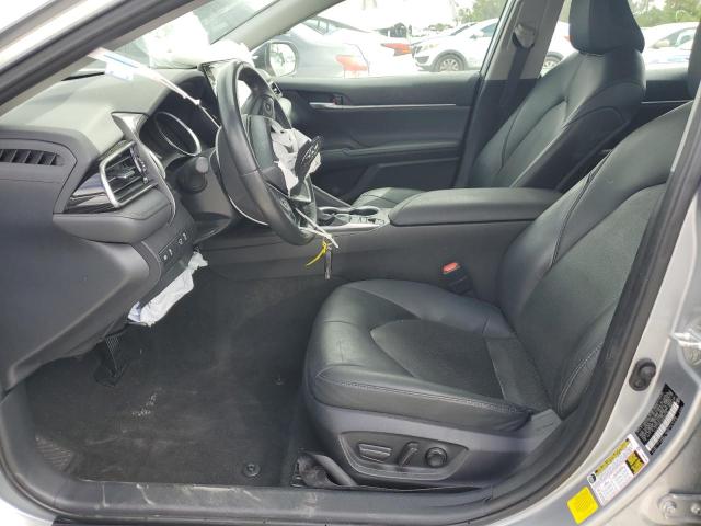 4T1F11AK7RU895016 - 2024 TOYOTA CAMRY XLE SILVER photo 7