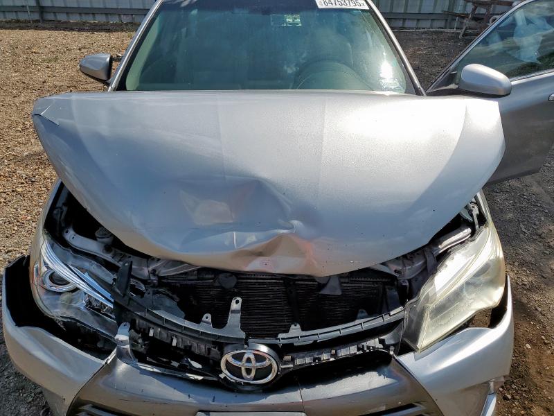 4T1BF1FK1HU693747 - 2017 TOYOTA CAMRY LE SILVER photo 11
