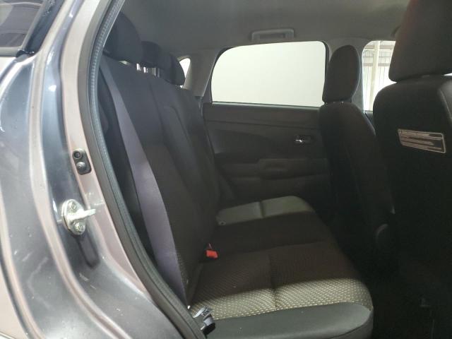 JA4AP3AU8GZ061843 - 2016 MITSUBISHI OUTLANDER ES GRAY photo 11