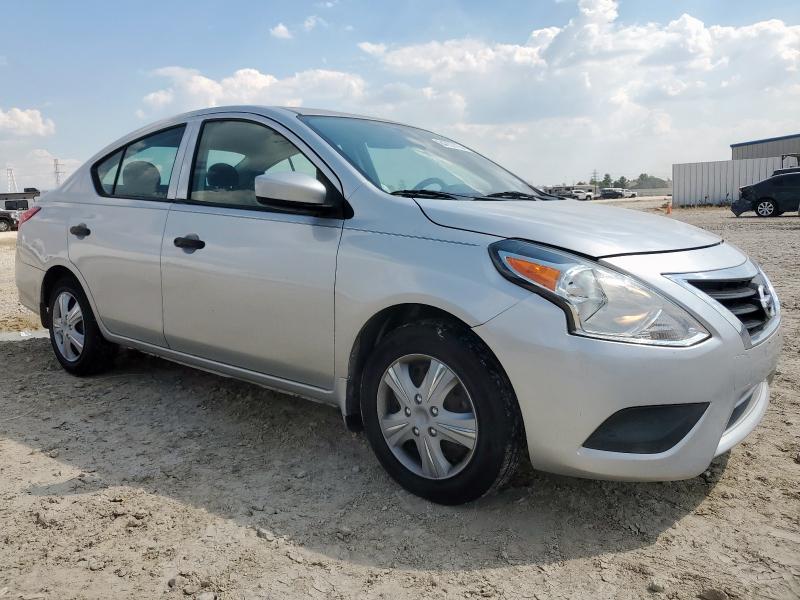 3N1CN7AP4JL858033 - 2018 NISSAN VERSA S Gümüş foto 4