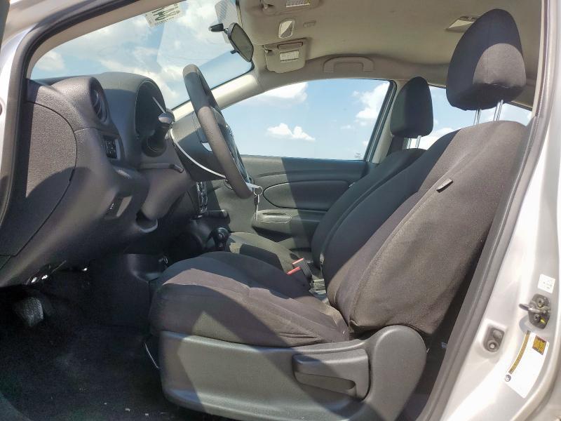 3N1CN7AP4JL858033 - 2018 NISSAN VERSA S Gümüş foto 7