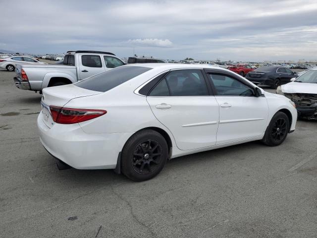 4T1BF1FK1FU902966 - 2015 TOYOTA CAMRY LE WHITE photo 3
