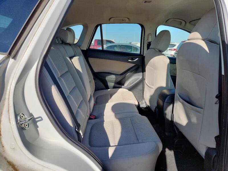 JM3KE2CY9G0701208 - 2016 MAZDA CX-5 TOURING WHITE photo 11