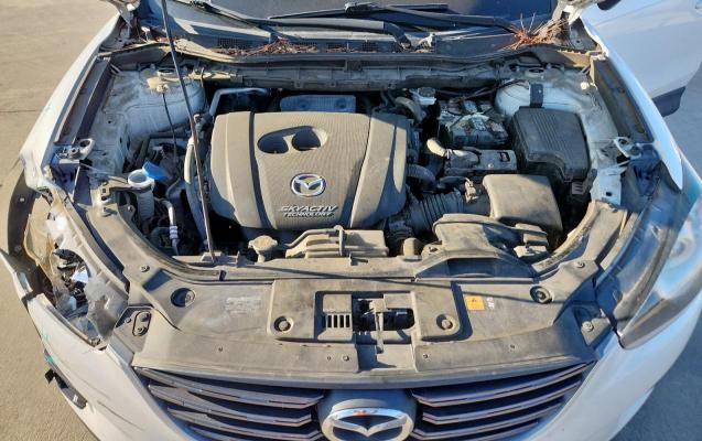 JM3KE2CY9G0701208 - 2016 MAZDA CX-5 TOURING WHITE photo 12