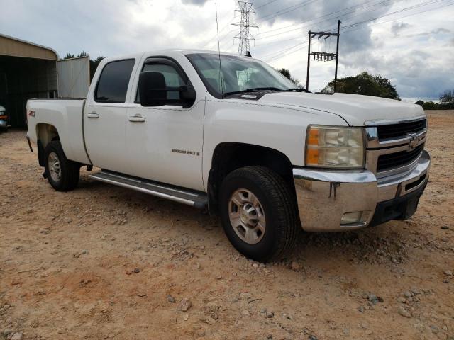 1GCHK23628F173472 - 2008 CHEVROLET SILVERADO K2500 HEAVY DUTY WHITE photo 4