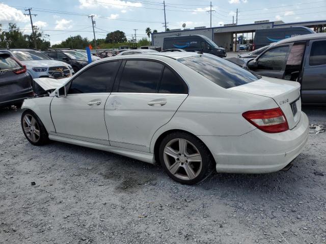 WDDGF5EB1BR160980 - 2011 MERCEDES-BENZ C 300 WHITE photo 2