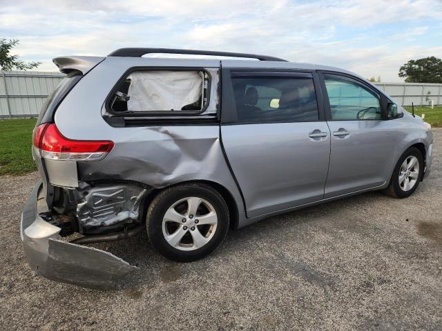 5TDKK3DC1ES421173 - 2014 TOYOTA SIENNA LE Մոխրագույն լուսանկար 3