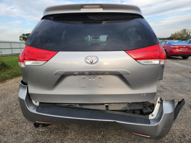 5TDKK3DC1ES421173 - 2014 TOYOTA SIENNA LE Մոխրագույն լուսանկար 6