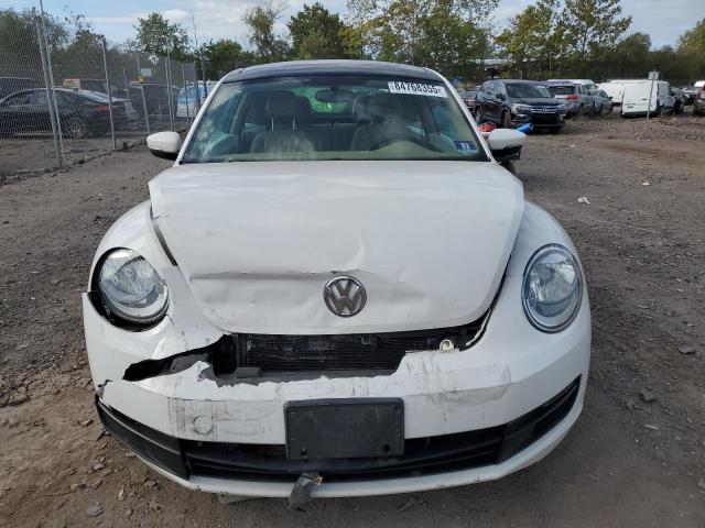 3VWJP7AT5DM610512 - 2013 VOLKSWAGEN BEETLE თეთრი ფოტო 5