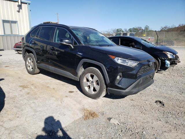 4T3R6RFV5MU016483 - 2021 TOYOTA RAV4 XLE შავი ფოტო 4