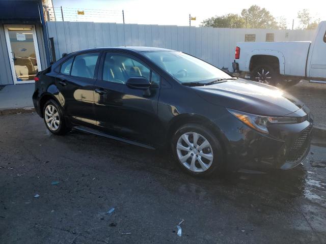 5YFEPMAE8MP265344 - 2021 TOYOTA COROLLA LE შავი ფოტო 4