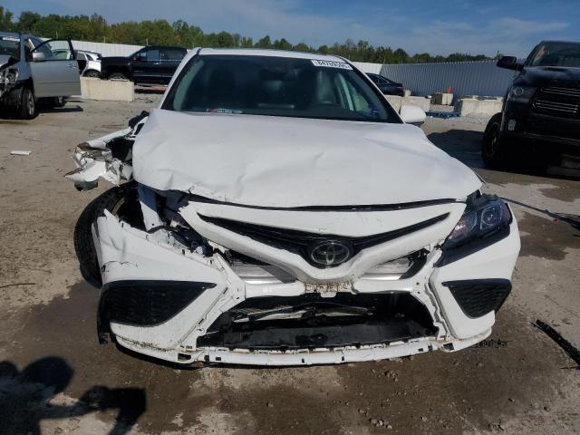 4T1S11AK5RU861090 - 2024 TOYOTA CAMRY SE NIGHT SHADE WHITE photo 5