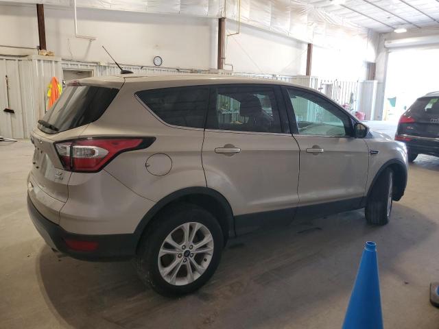 1FMCU9GD0HUC04425 - 2017 FORD ESCAPE SE Բեժ լուսանկար 3