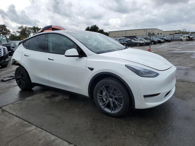 7SAYGDED7RF184503 - 2024 TESLA MODEL Y Biały zdjęcie 4