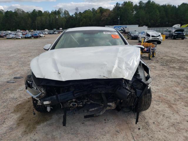 5NPE24AF0JH647206 - 2018 HYUNDAI SONATA SE WHITE photo 5