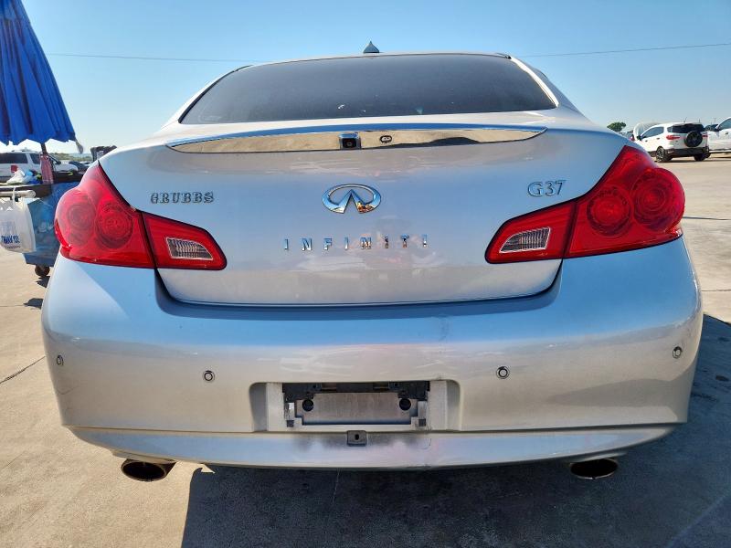 JN1CV6AP1DM305554 - 2013 INFINITI G37 BASE 银色 照片 6