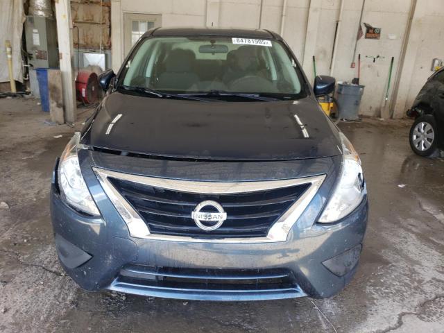 3N1CN7APXHL851601 - 2017 NISSAN VERSA S Bleu photo 5