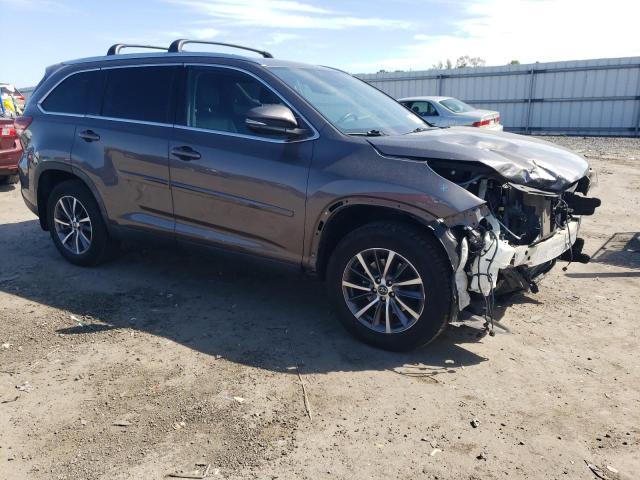 5TDJZRFH5KS984242 - 2019 TOYOTA HIGHLANDER SE Серый фото 4