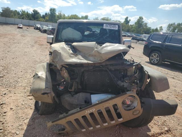 1C4BJWEG4HL645419 - 2017 JEEP WRANGLER U SAHARA TAN photo 5