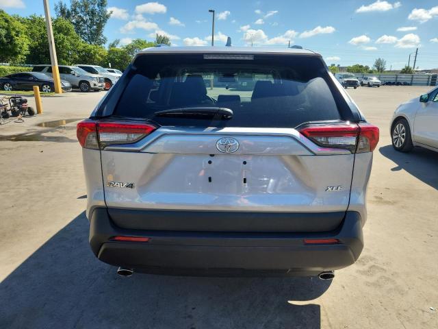 2T3W1RFV3RC290551 - 2024 TOYT RAV4 XLE Gümüş foto 6
