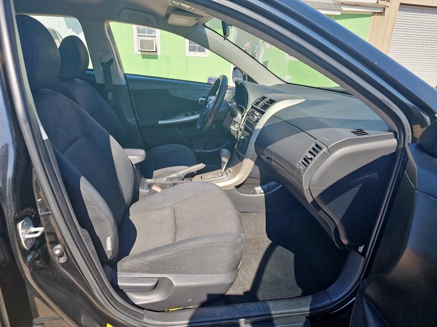 1NXBU4EE5AZ212620 - 2010 TOYOTA COROLLA BASE Noir photo 5