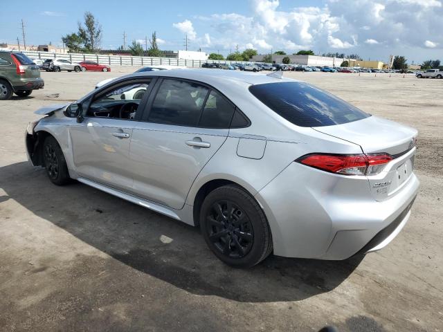 JTDEPMAE9NJ211556 - 2022 TOYOTA COROLLA LE Արծաթագույն լուսանկար 2