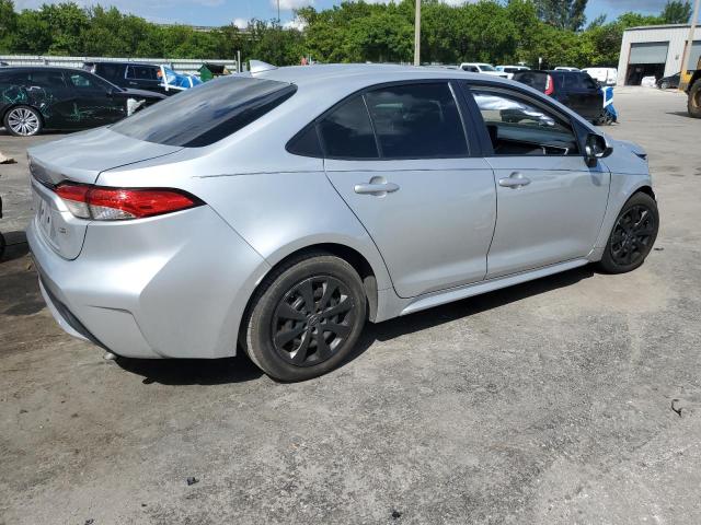 JTDEPMAE9NJ211556 - 2022 TOYOTA COROLLA LE Արծաթագույն լուսանկար 3