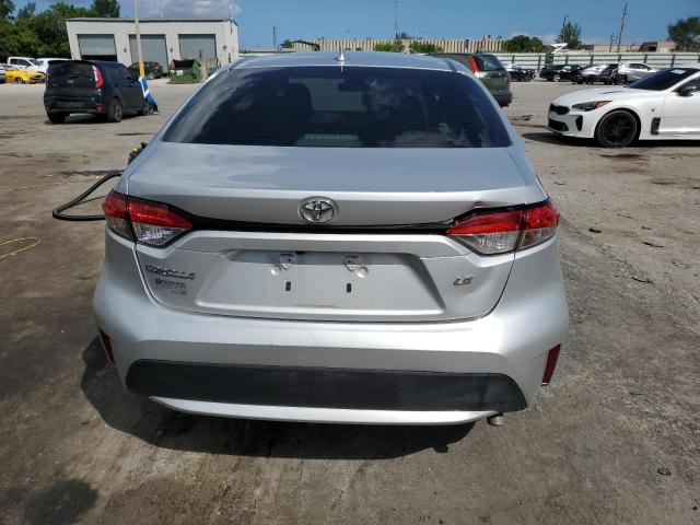 JTDEPMAE9NJ211556 - 2022 TOYOTA COROLLA LE Արծաթագույն լուսանկար 6