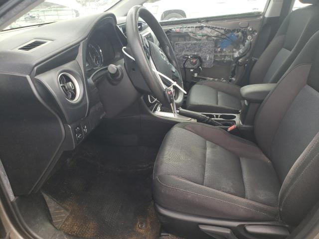 5YFBURHE7JP778854 - 2018 TOYOTA COROLLA L رمادي صورة 7