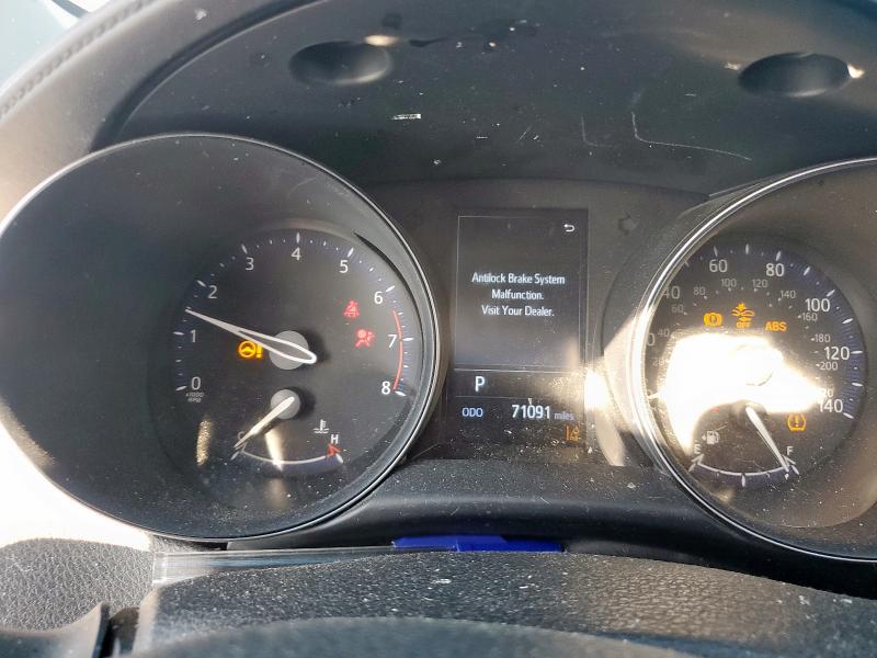 JTNKHMBXXM1115803 - 2021 TOYOTA C-HR XLE WHITE photo 9