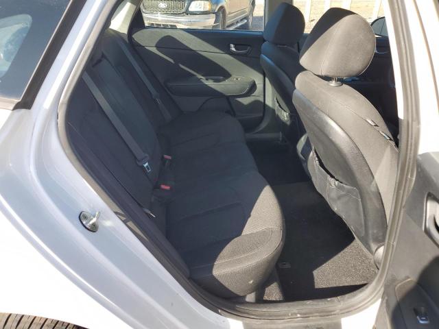 5XXGT4L33GG087663 - 2016 KIA OPTIMA LX Biały zdjęcie 10