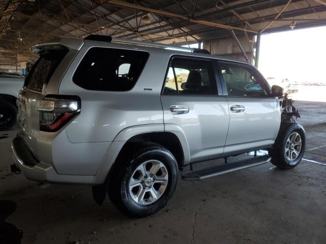 JTEEU5JR5P5289017 - 2023 TOYT 4RUNNER SR5 SILVER photo 3