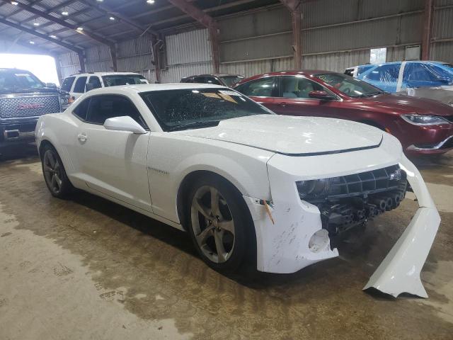 2G1FB1E30D9142625 - 2013 CHEVROLET CAMARO LT თეთრი ფოტო 4