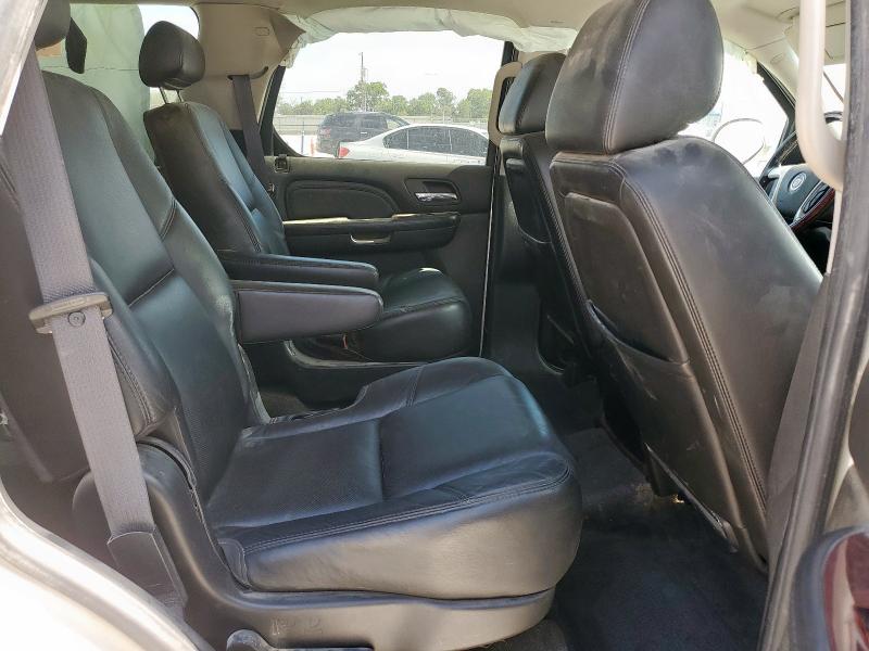 1GYFC23229R278573 - 2009 CADILLAC ESCALADE LUXURY أبيض صورة 11