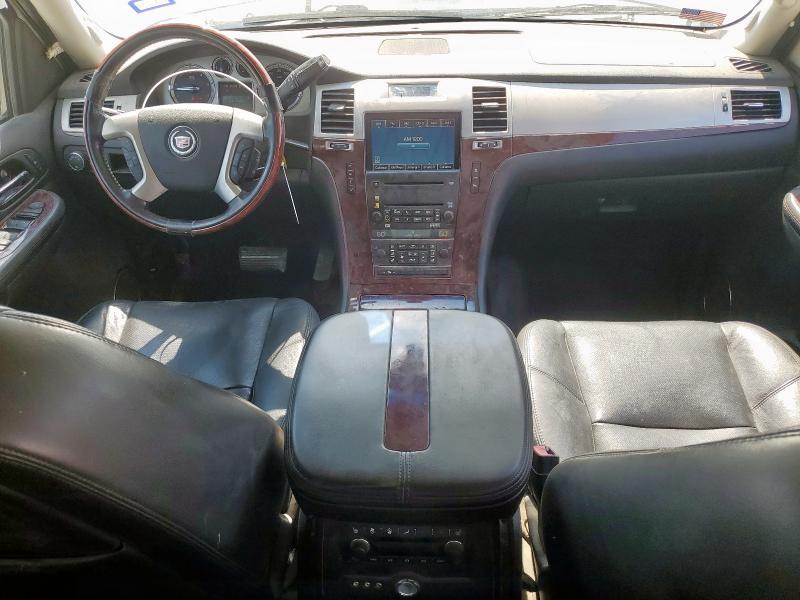 1GYFC23229R278573 - 2009 CADILLAC ESCALADE LUXURY أبيض صورة 8