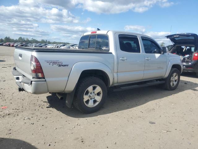 3TMLU4ENXCM101772 - 2012 TOYOTA TACOMA DOUBLE CAB Сріблястий фото 3